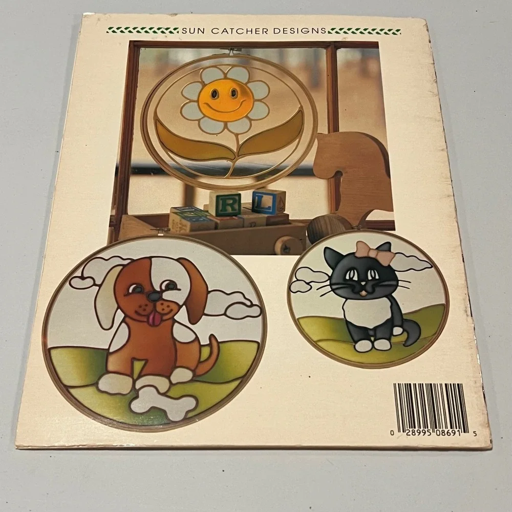 Plaid SUN CATCHERS FOR KIDS CRAFTING Book Full Size Patterns Glass‎ Paint